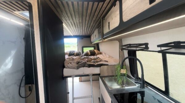 Intérieur utilitaire aménagé